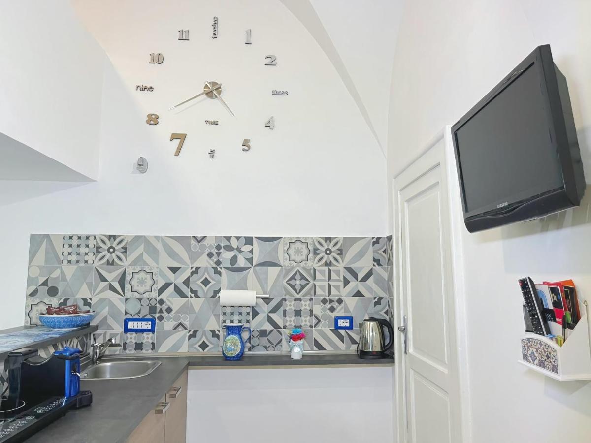 Oikos Guest House نابولي المظهر الخارجي الصورة