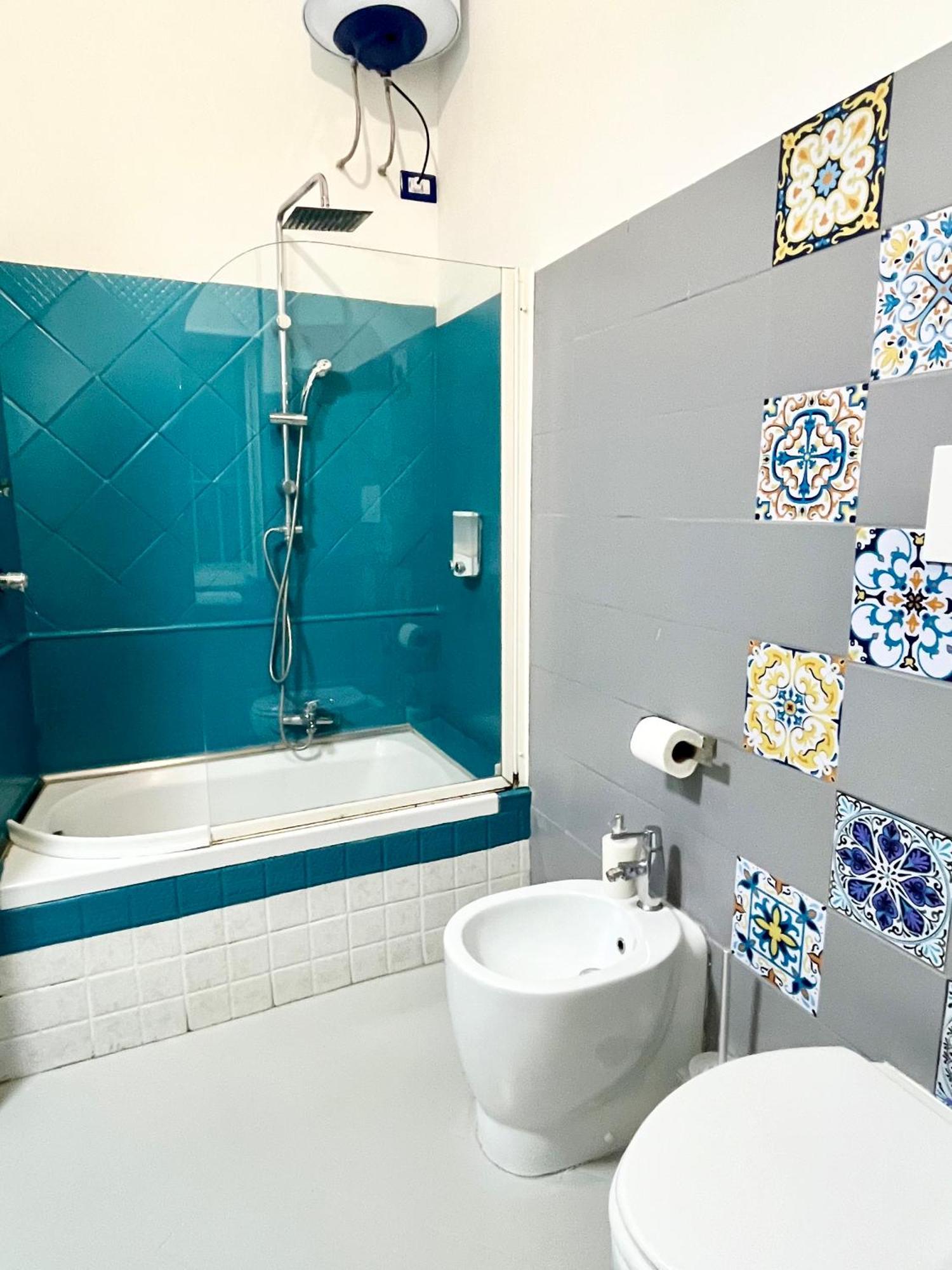 Oikos Guest House نابولي المظهر الخارجي الصورة
