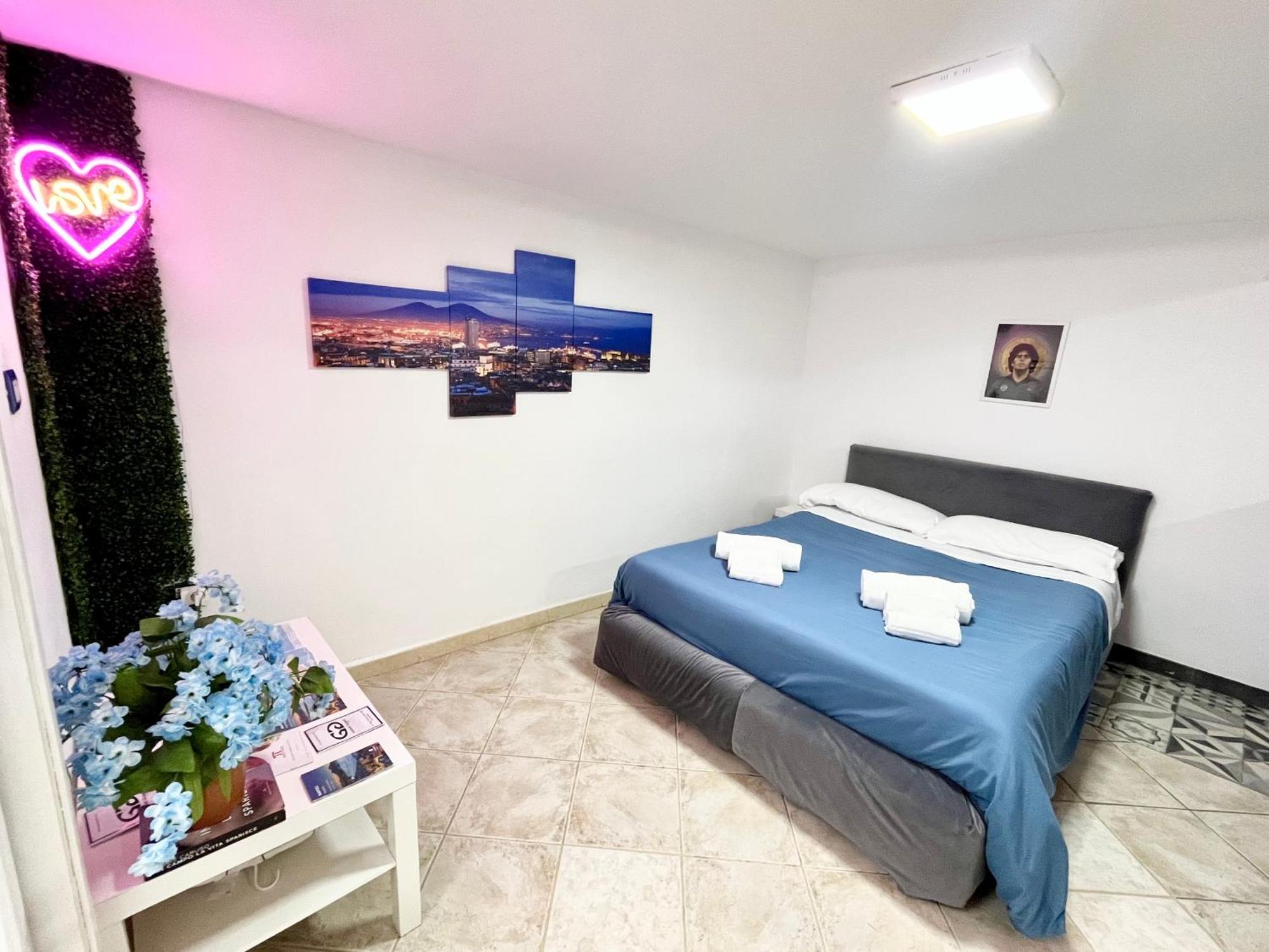 Oikos Guest House نابولي المظهر الخارجي الصورة